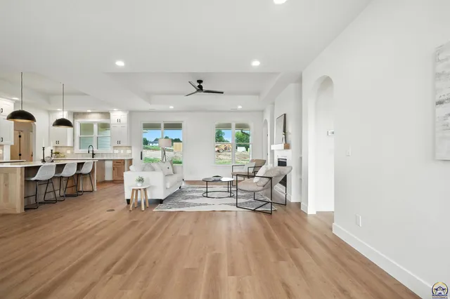 $609,000 | 207 Sandbar Drive, Wamego, KS 66547