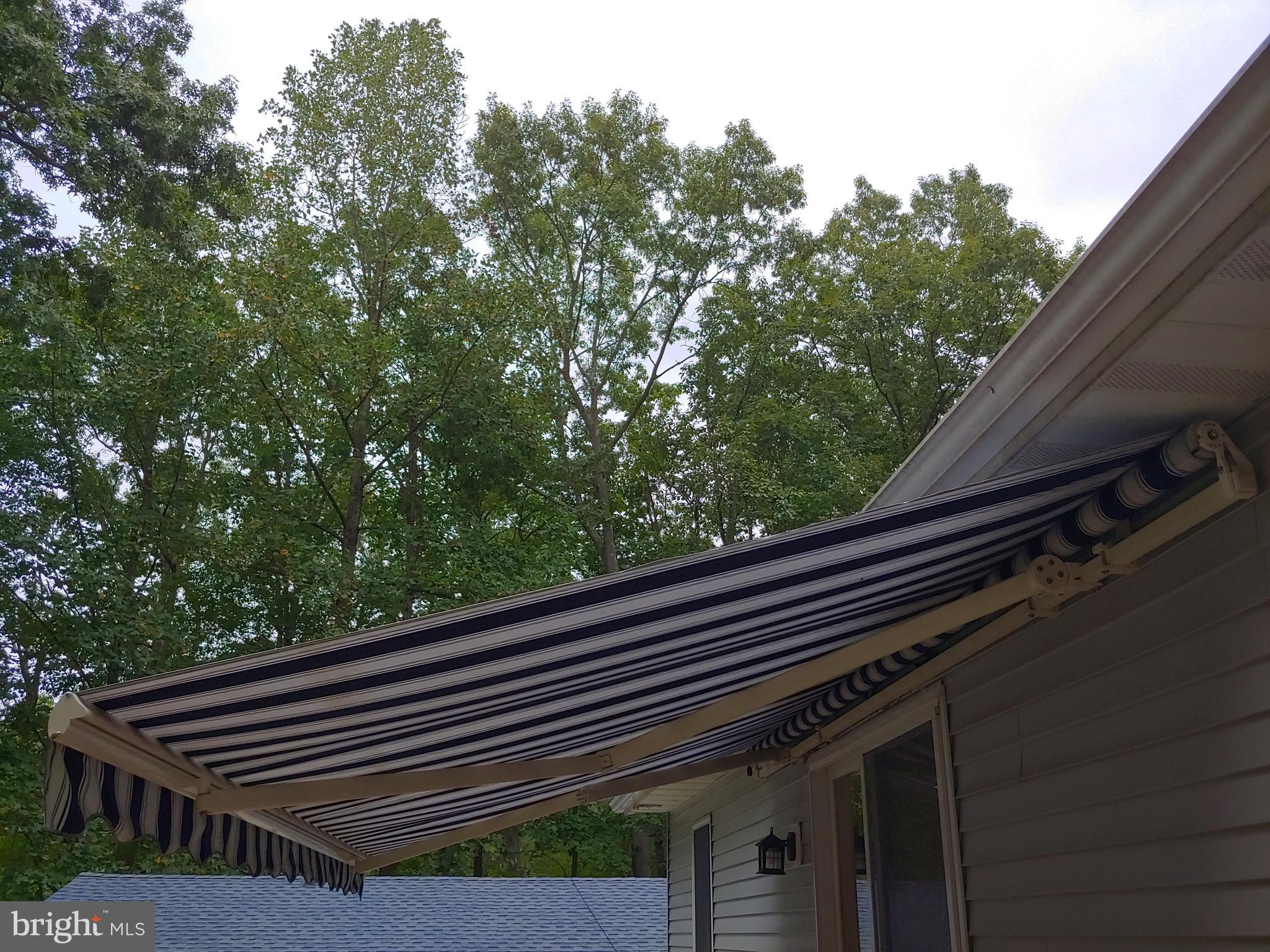 1629 Old Elk Neck Road Elkton, MD 21921 - Photo 22 of 36 Automatic awning