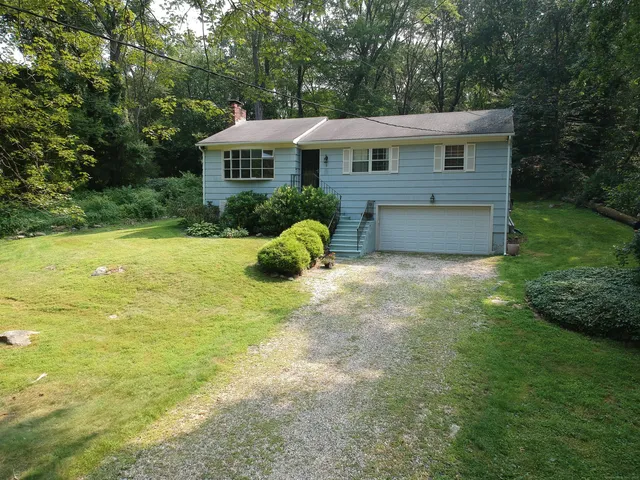 $550,000 | 5 Tanglewood Lane, Newtown, CT 06482