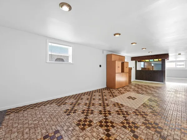 $399,900 | 10643 South 83rd Avenue, Palos Hills, IL 60465