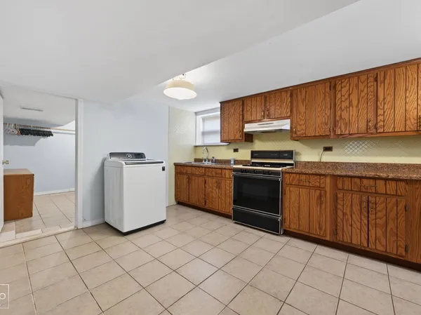 $399,900 | 10643 South 83rd Avenue, Palos Hills, IL 60465