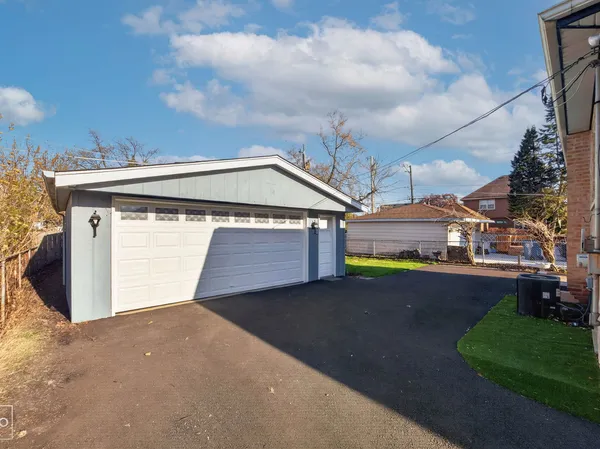 $399,900 | 10643 South 83rd Avenue, Palos Hills, IL 60465