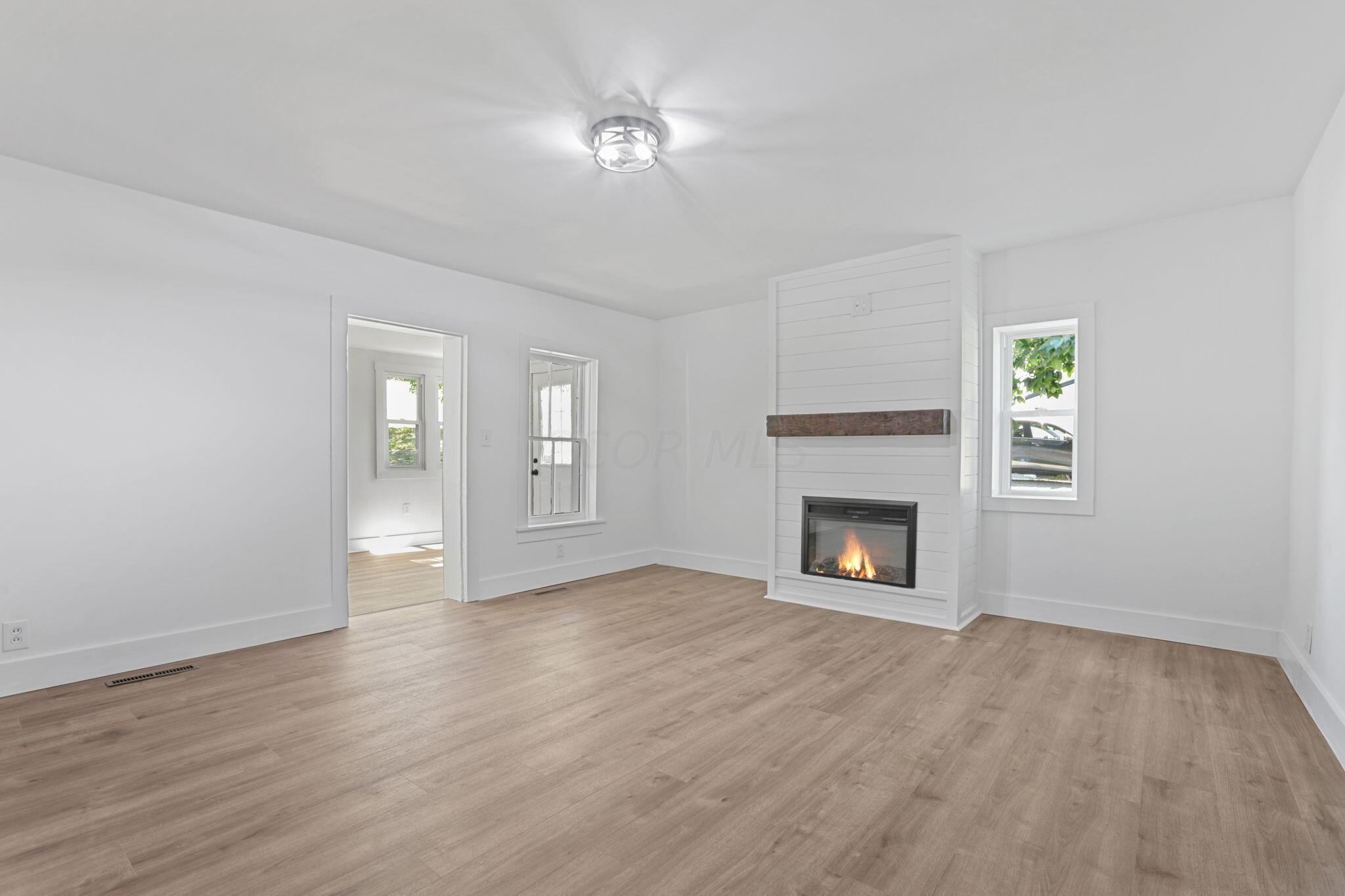 18240 Crawmer Road Southeast Newark, OH 43056 - Photo 12 of 69 Living Room & Fireplace