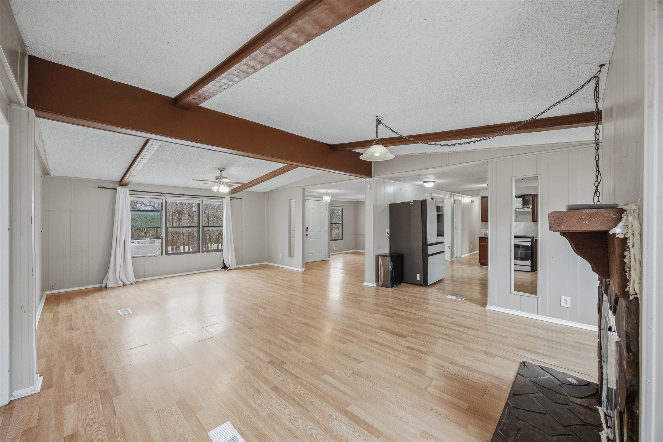 840 Oak Tree Road Seguin, TX 78155 - Photo 11 of 37 a view of a livingroom with furniture and wooden floor