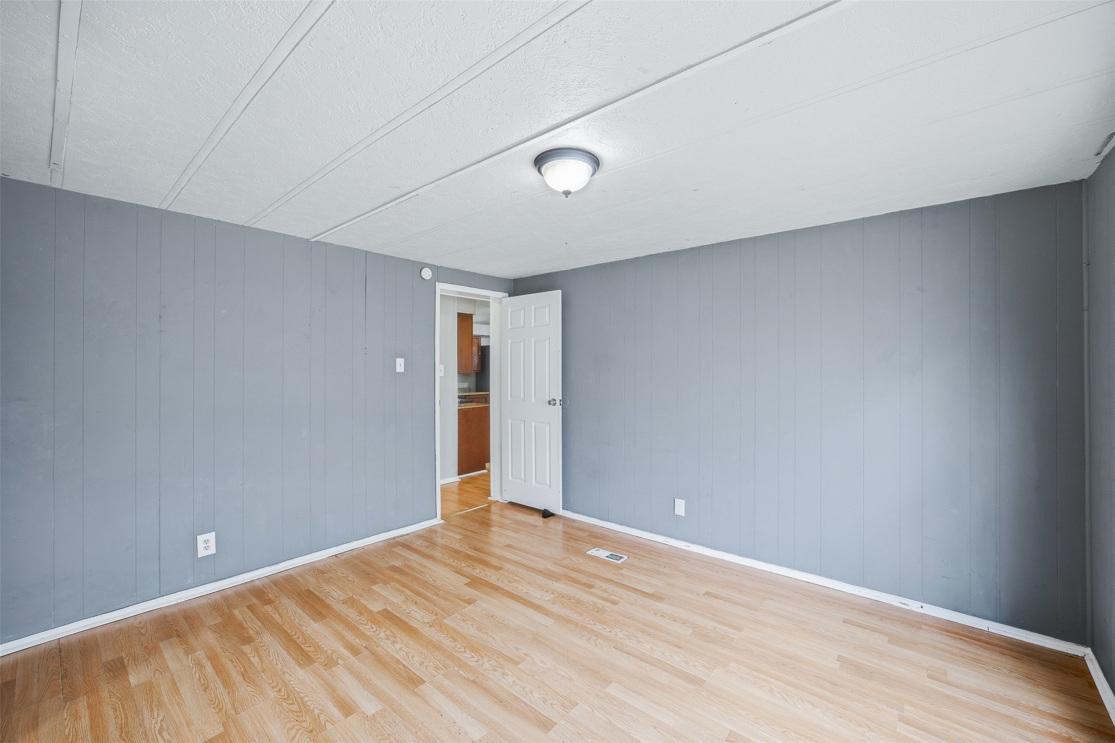 840 Oak Tree Road Seguin, TX 78155 - Photo 20 of 37 a view of an empty room