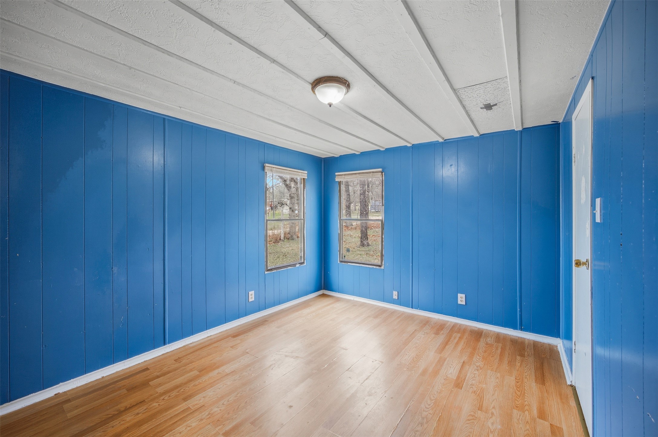 840 Oak Tree Road Seguin, TX 78155 - Photo 21 of 37 a view of empty room with windows