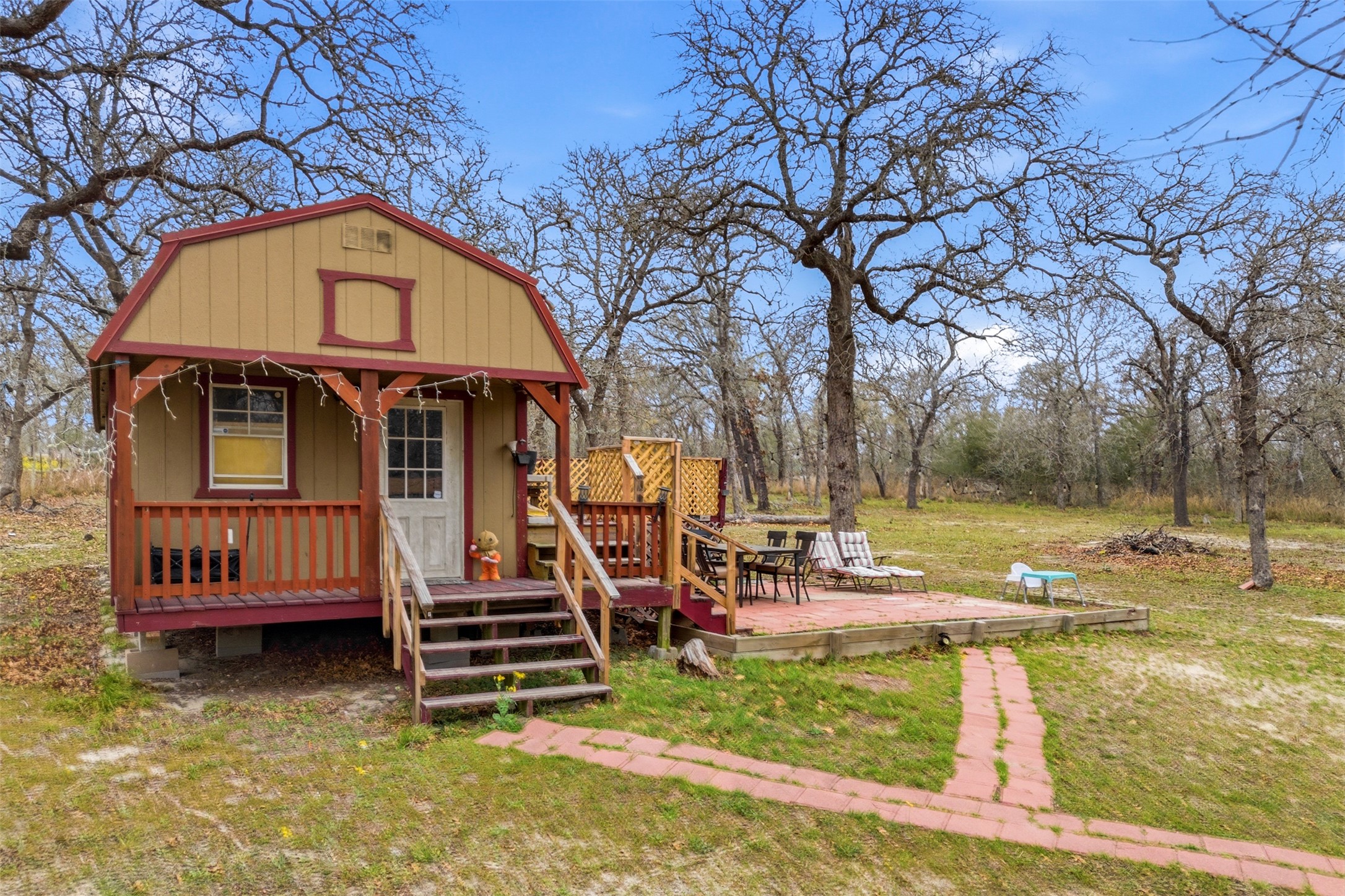 840 Oak Tree Road Seguin, TX 78155 - Photo 29 of 37 a view of swimming pool with a yard
