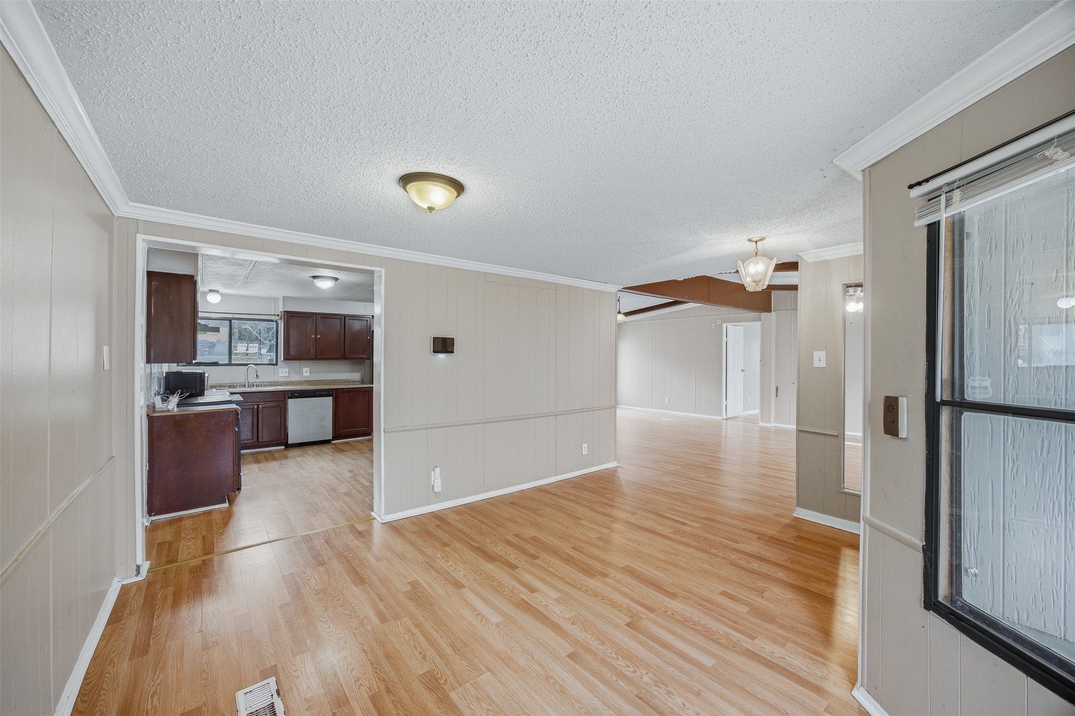 840 Oak Tree Road Seguin, TX 78155 - Photo 10 of 37 a view of a kitchen cabinets and wooden floor