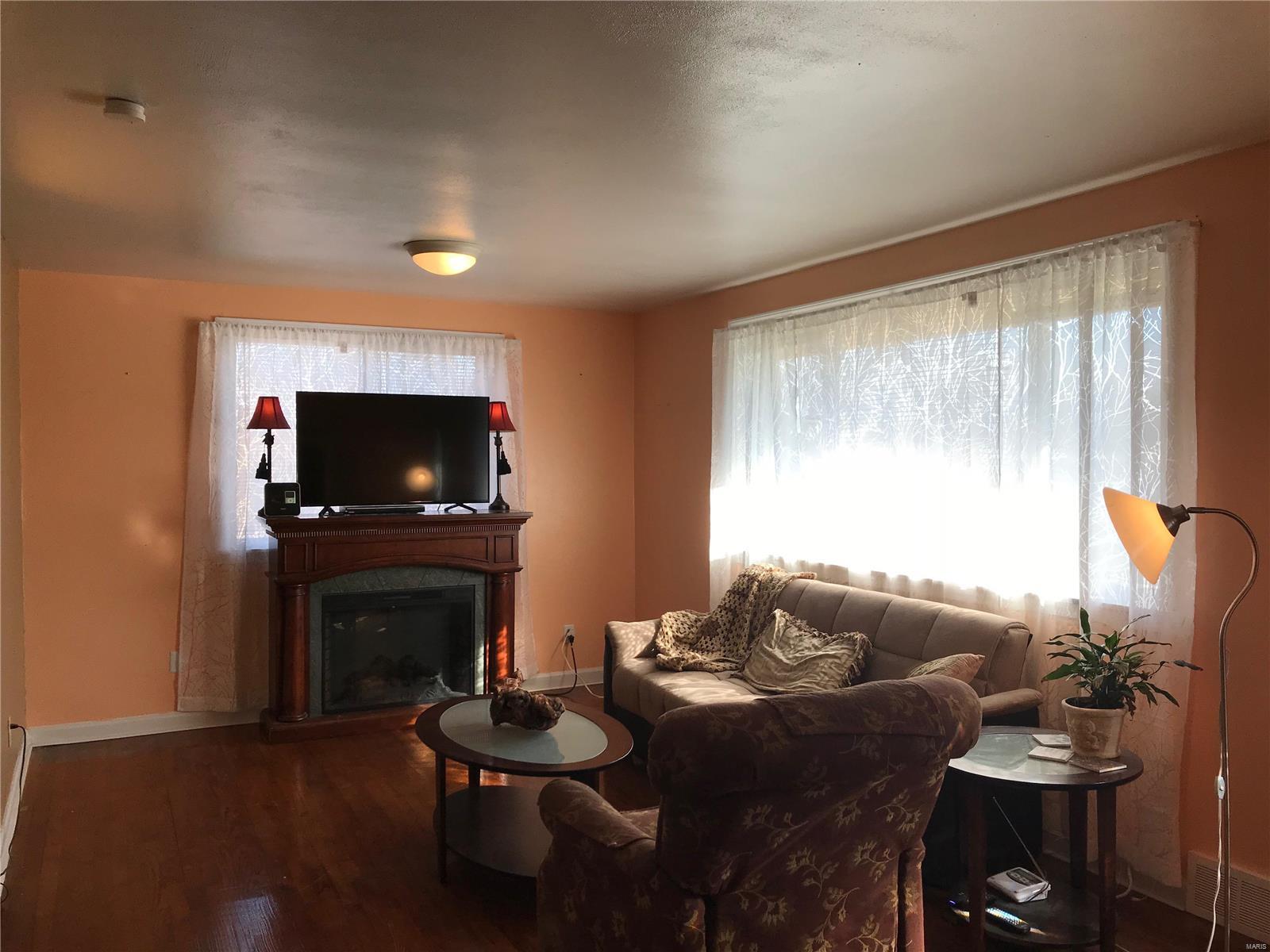 9827 Reavis Road St. Louis, MO 63123 - Photo 12 of 37
