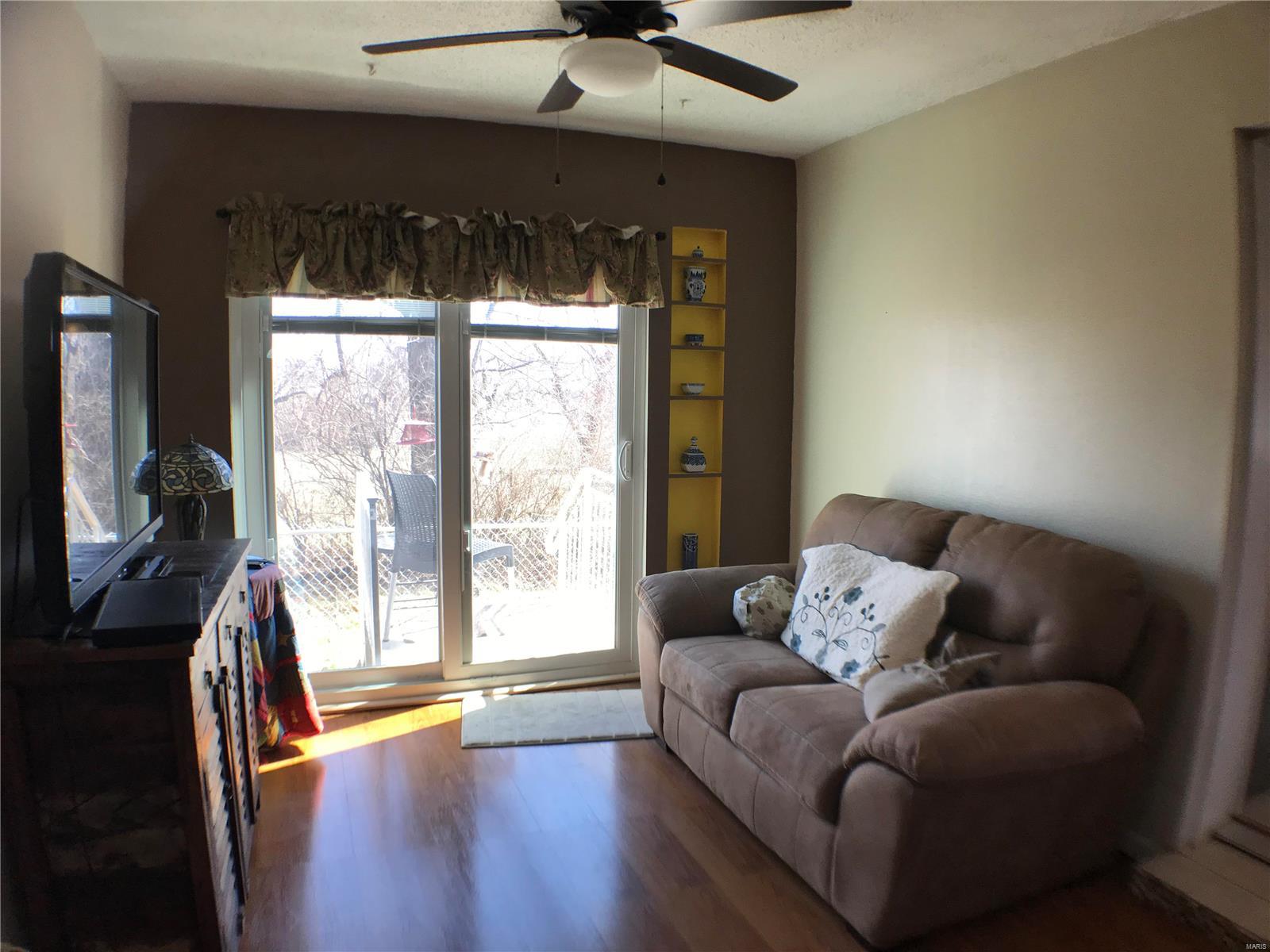 9827 Reavis Road St. Louis, MO 63123 - Photo 22 of 37