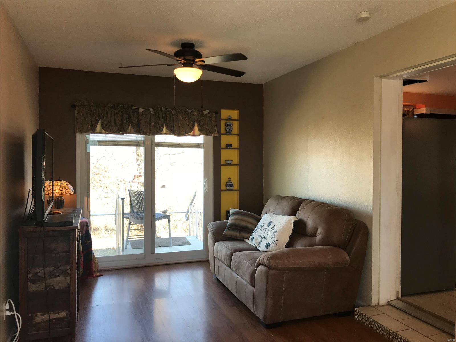 9827 Reavis Road St. Louis, MO 63123 - Photo 4 of 37