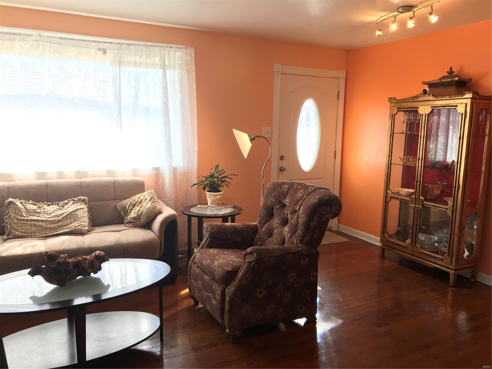 9827 Reavis Road St. Louis, MO 63123 - Photo 10 of 37
