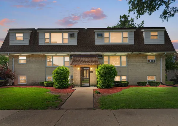 9907 West 58th Street, Unit 5, Countryside, IL 60525