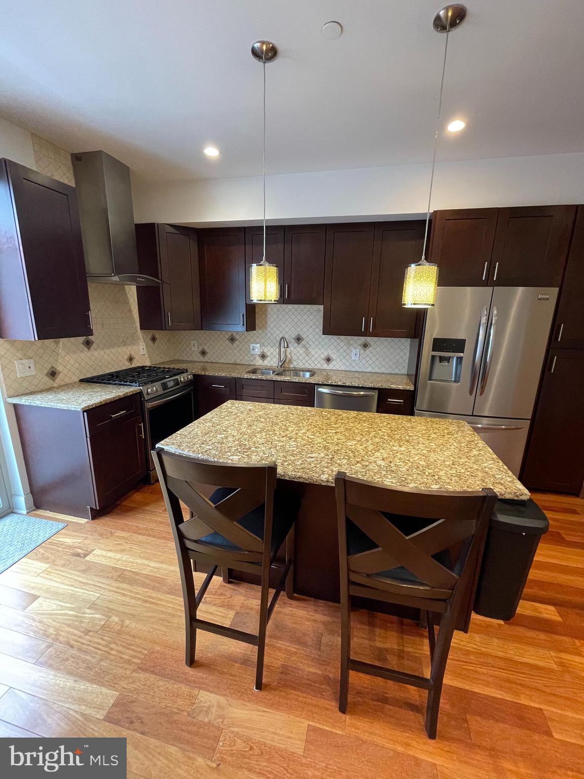 2304 Alter Street Philadelphia, PA 19146 - Photo 2 of 31