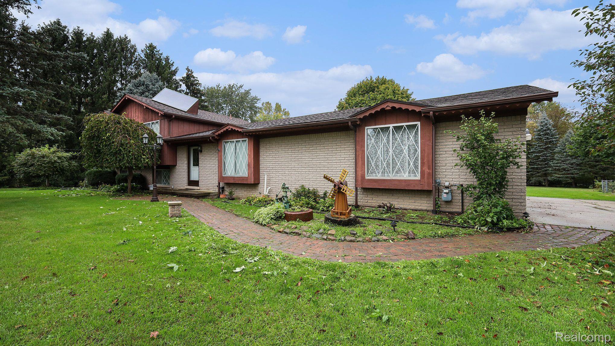 29805 Armada Ridge Road Richmond, MI 48062 - Photo 4 of 32 Gallery Image 4