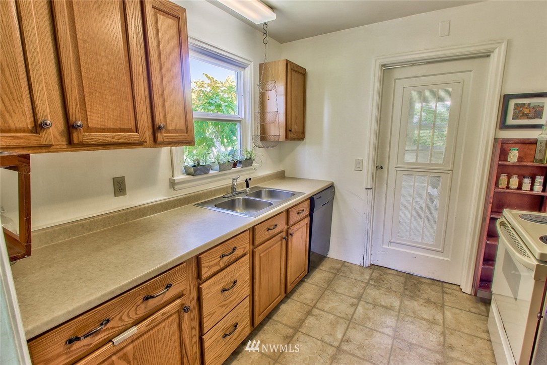 17360 Bennett Road Mount Vernon, WA 98273 - Photo 8 of 20