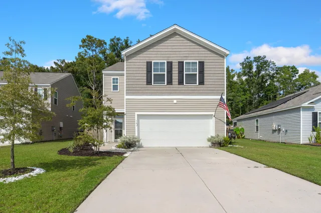 $370,000 | 141 Lagoona Drive, Summerville, SC 29483