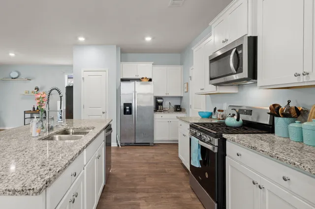 $370,000 | 141 Lagoona Drive, Summerville, SC 29483