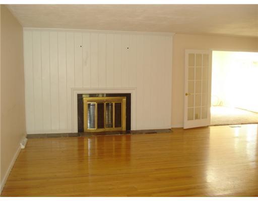 2606 Carousel Drive Springfield, OH 45503 - Photo 3 of 18