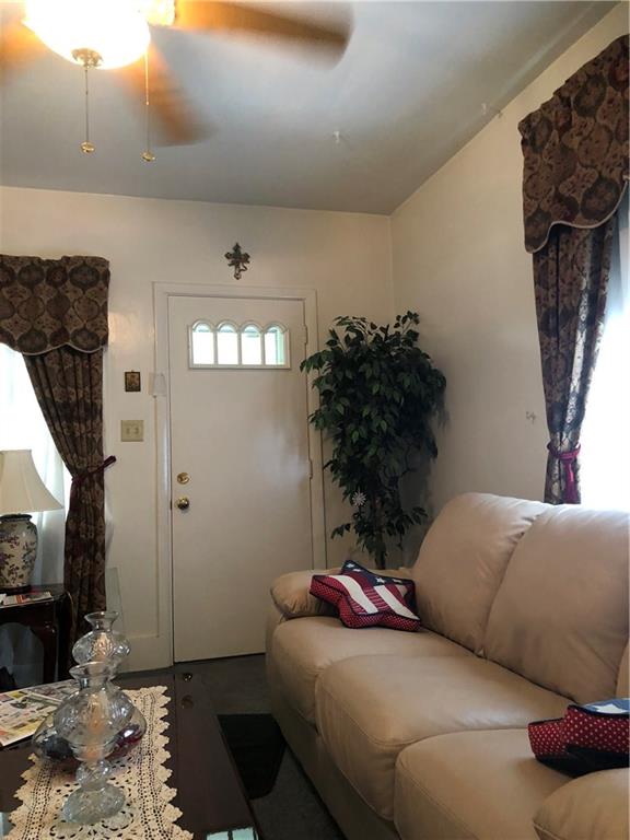 536 Beaver Road Ambridge, PA 15003 - Photo 4 of 19 Cozy Living Room
