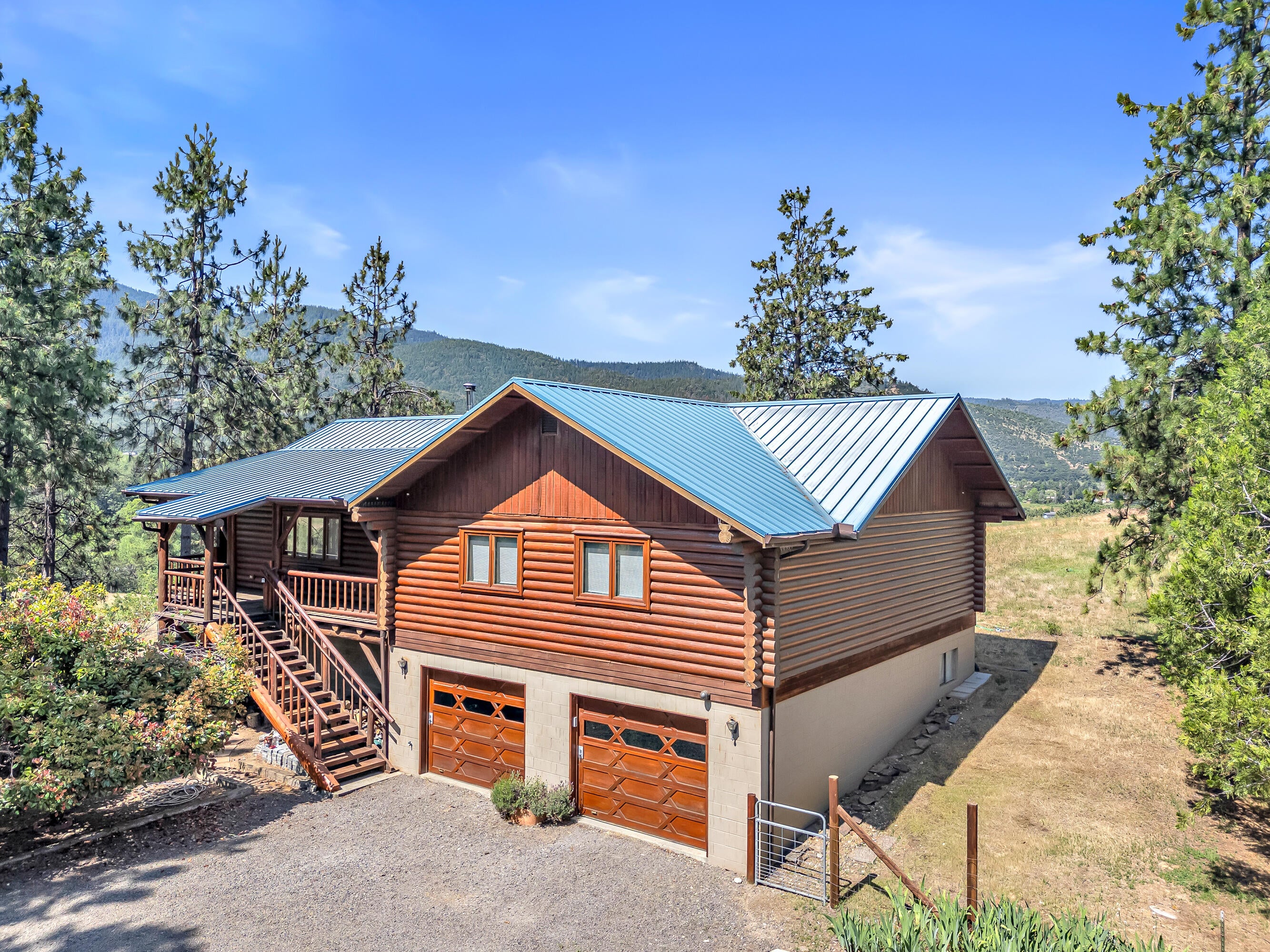 11597 Corp Ranch Road Ashland, OR 97520 - Photo 2 of 57 DJI_20250605105707_0028_D