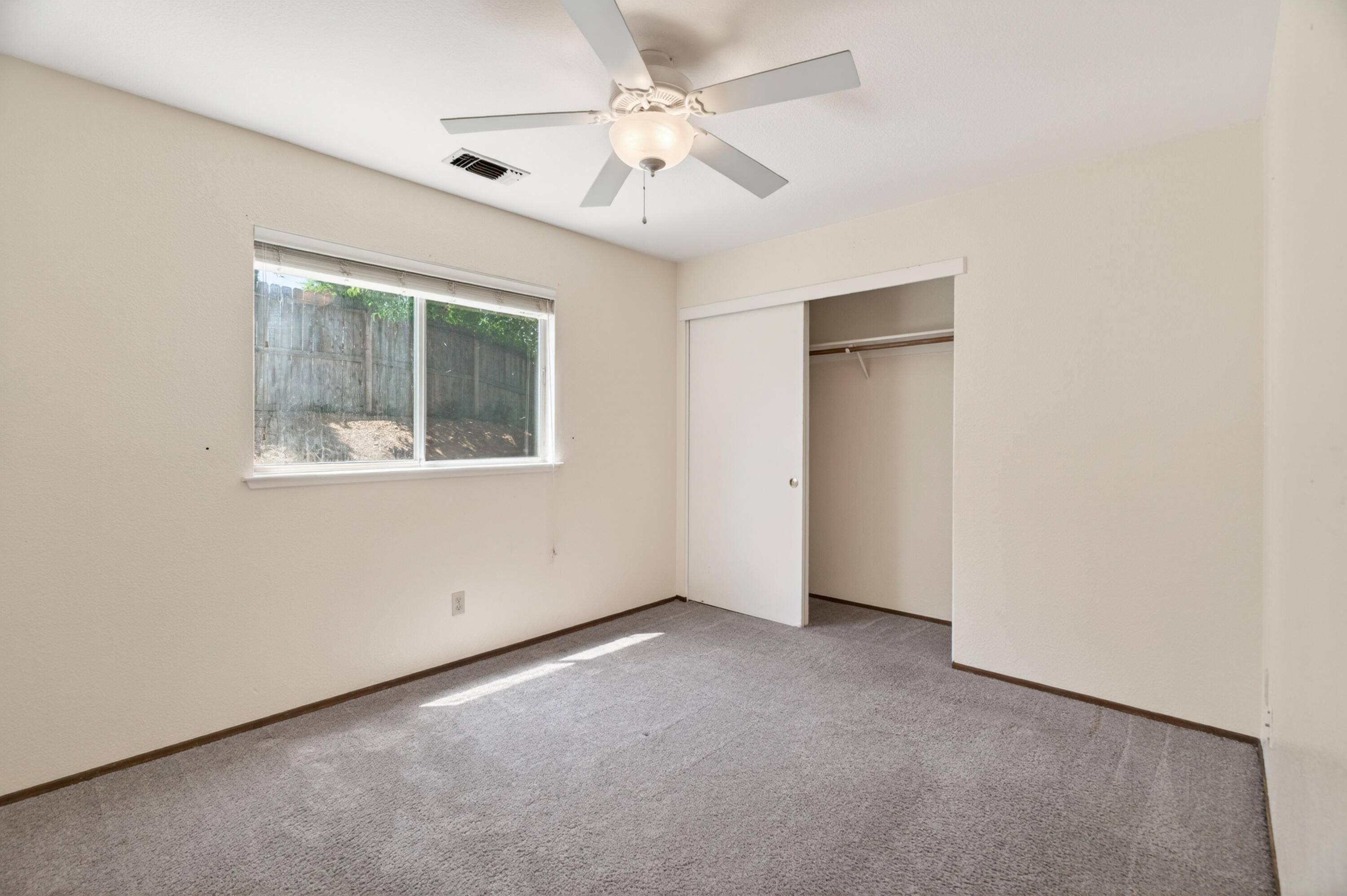 535 Vansicklen Way Redding, CA 96003 - Photo 19 of 31 Bedroom 2