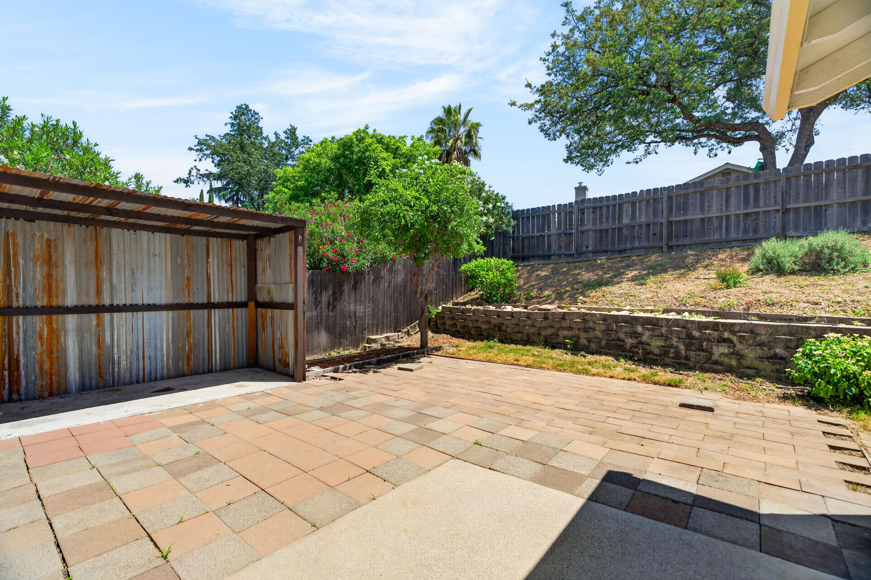 535 Vansicklen Way Redding, CA 96003 - Photo 24 of 31 Backyard
