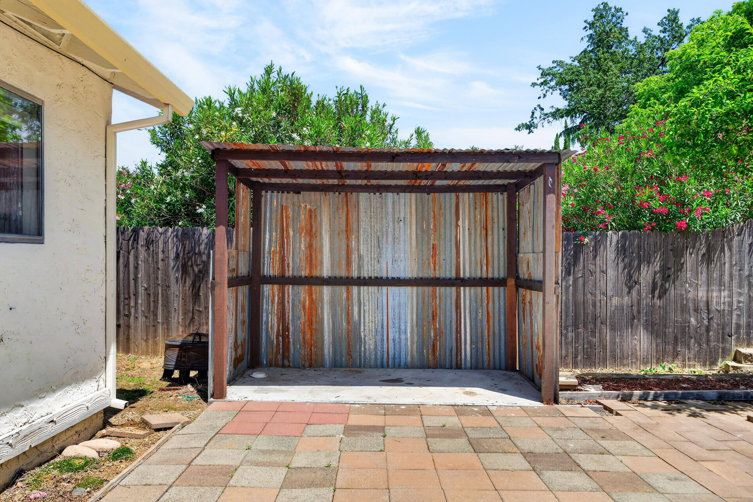 535 Vansicklen Way Redding, CA 96003 - Photo 25 of 31 Backyard