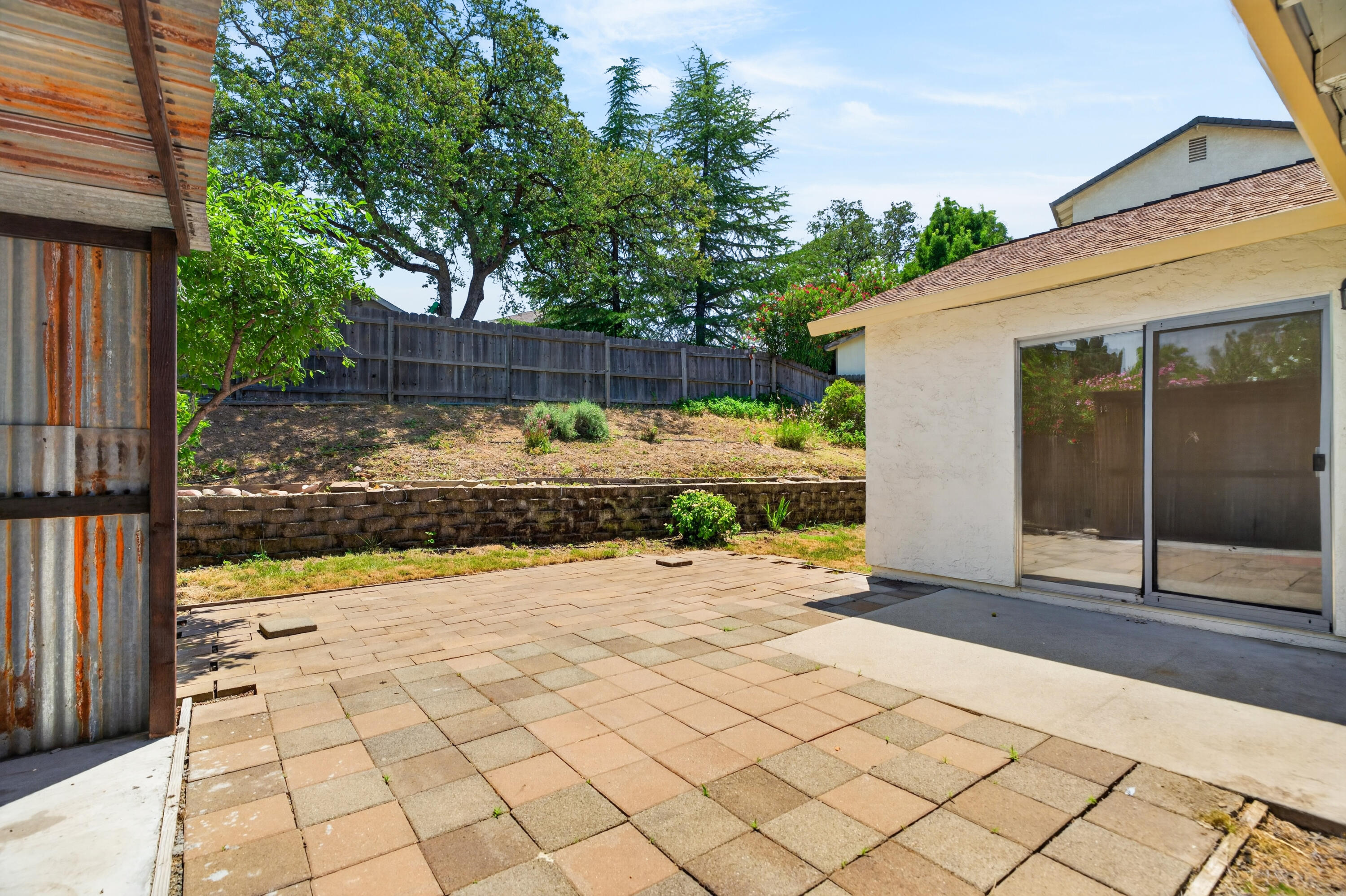 535 Vansicklen Way Redding, CA 96003 - Photo 26 of 31 Backyard