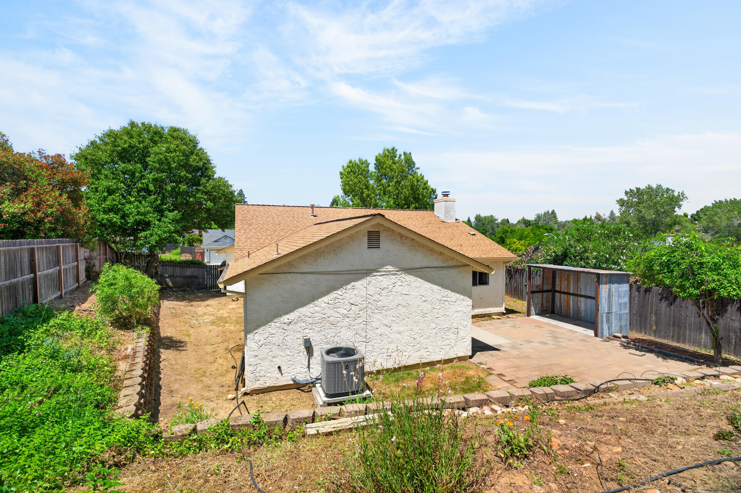 535 Vansicklen Way Redding, CA 96003 - Photo 30 of 31 Backyard View