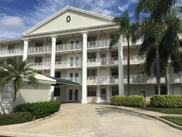 $290,000 | 6049 Balboa Circle, Unit 202, Boca Raton, FL 33433