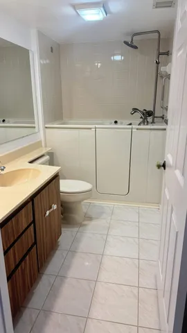 $290,000 | 6049 Balboa Circle, Unit 202, Boca Raton, FL 33433