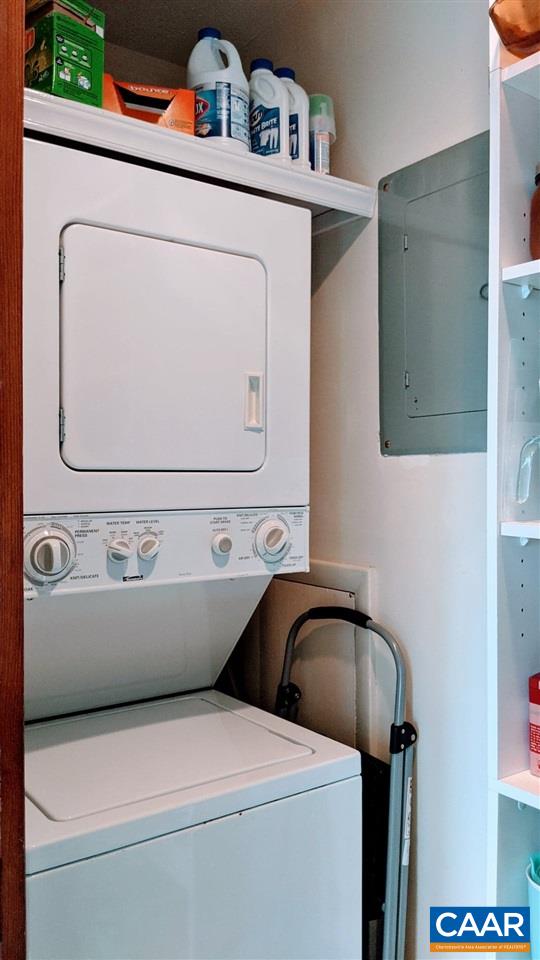 480 3 Ridges Roseland, VA 22967 - Photo 13 of 21 a utility room with dryer and washer