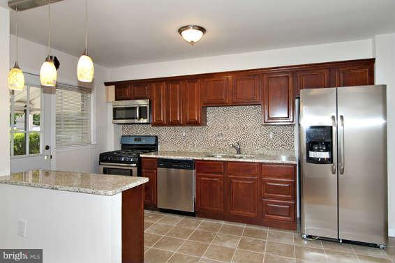 6100 Dunroming Road Baltimore, MD 21239 - Photo 6 of 21 Kitchen