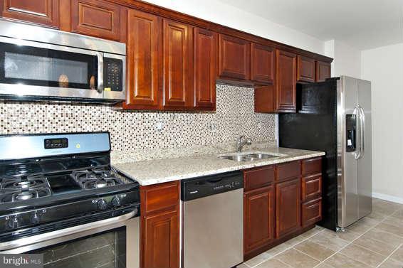 6100 Dunroming Road Baltimore, MD 21239 - Photo 7 of 21 Kitchen View #2