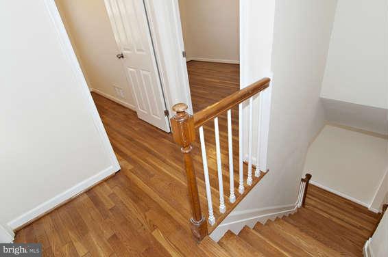 6100 Dunroming Road Baltimore, MD 21239 - Photo 9 of 21 Upper Landing