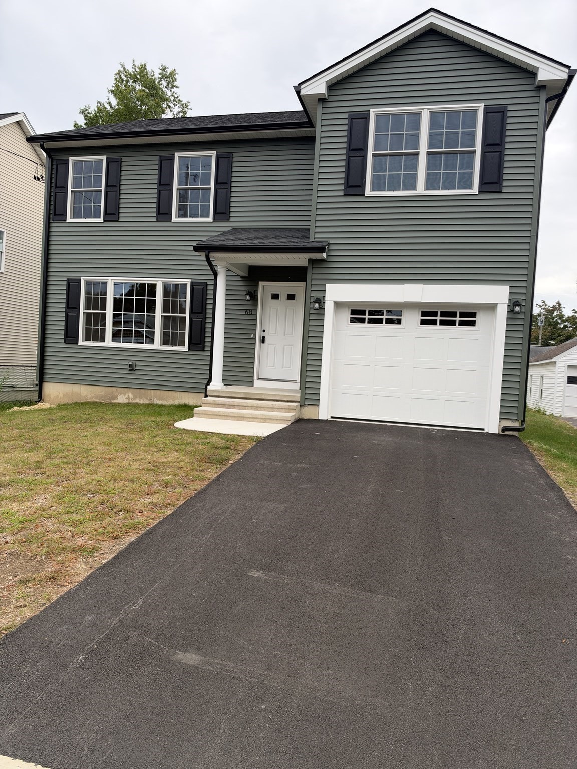 68 Homestead Avenue Springfield, MA 01151 - Photo 3 of 33 Gallery Image 3