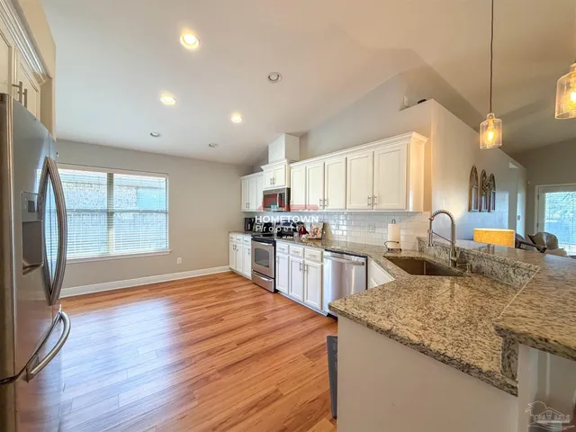 $2,100 | 3477 Wasatch Range Loop, Pensacola, FL 32526
