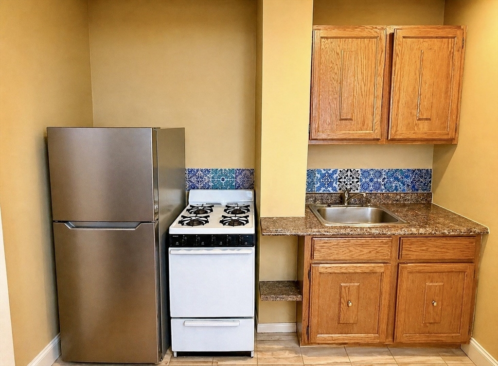 1253 Beacon Street, Unit C3 Brookline, MA 02446 - Photo 5 of 11