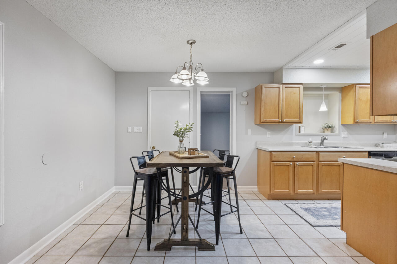 101 Stephens Lane Crestview, FL 32539 - Photo 6 of 25 8-08