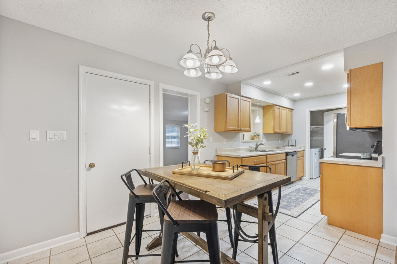 101 Stephens Lane Crestview, FL 32539 - Photo 8 of 25 9-09