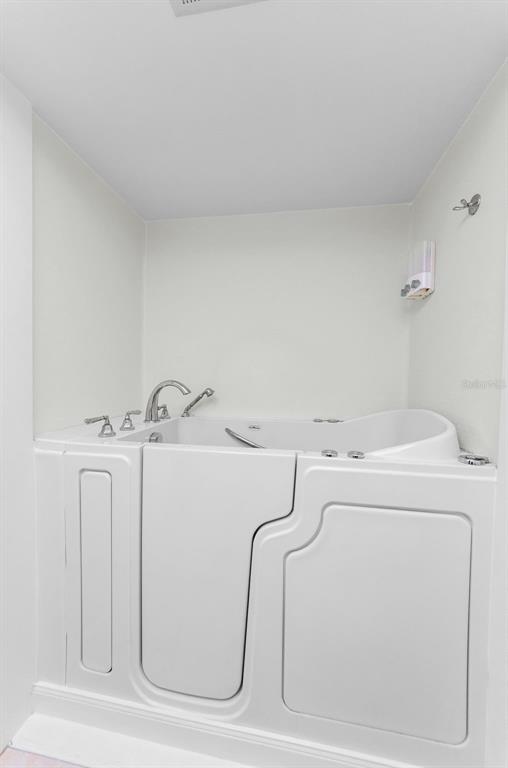 2836 Highlands Boulevard, Unit A Palm Harbor, FL 34684 - Photo 23 of 95