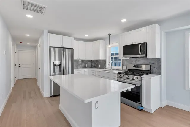 $2,500 | 10 Anthony Avenue, Unit 2, Providence, RI 02907