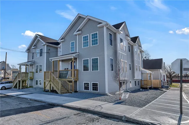 $2,500 | 10 Anthony Avenue, Unit 2, Providence, RI 02907