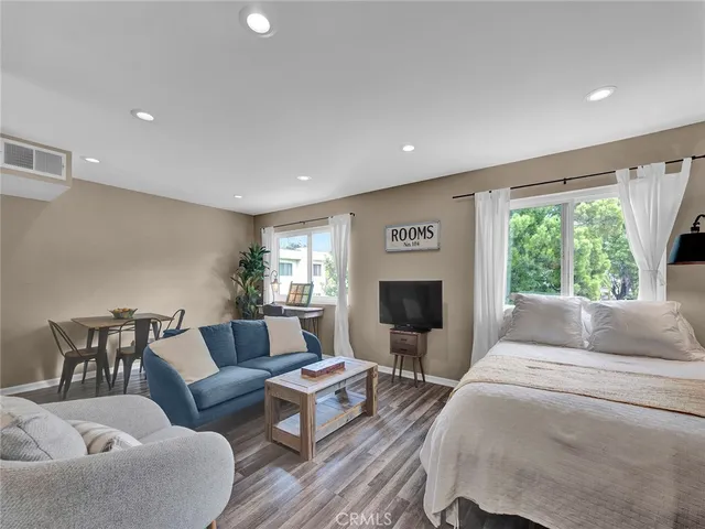 $210,000 | 11813 Runnymede Street, Unit 44, North Hollywood, CA 91605