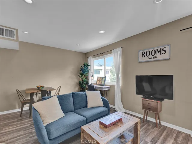 $210,000 | 11813 Runnymede Street, Unit 44, North Hollywood, CA 91605