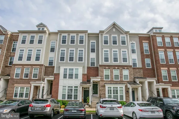 $3,100 | 43573 Helmsdale Terrace, Chantilly, VA 20152