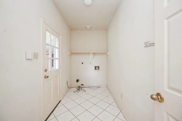 $2,750 | 9731 New Kent Drive, Sugar Land, TX 77498