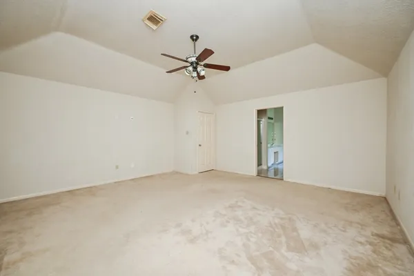 $2,750 | 9731 New Kent Drive, Sugar Land, TX 77498