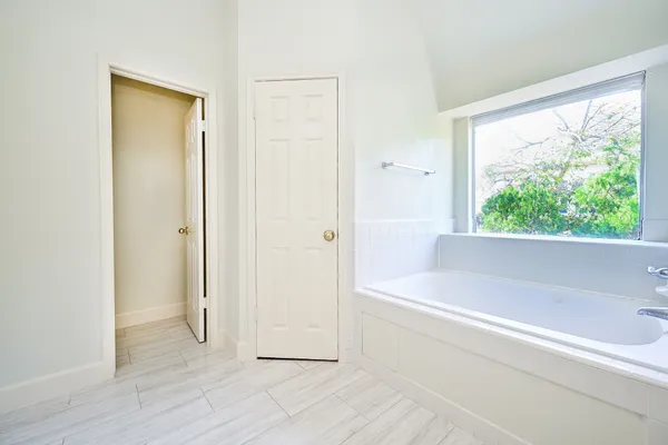 $2,750 | 9731 New Kent Drive, Sugar Land, TX 77498